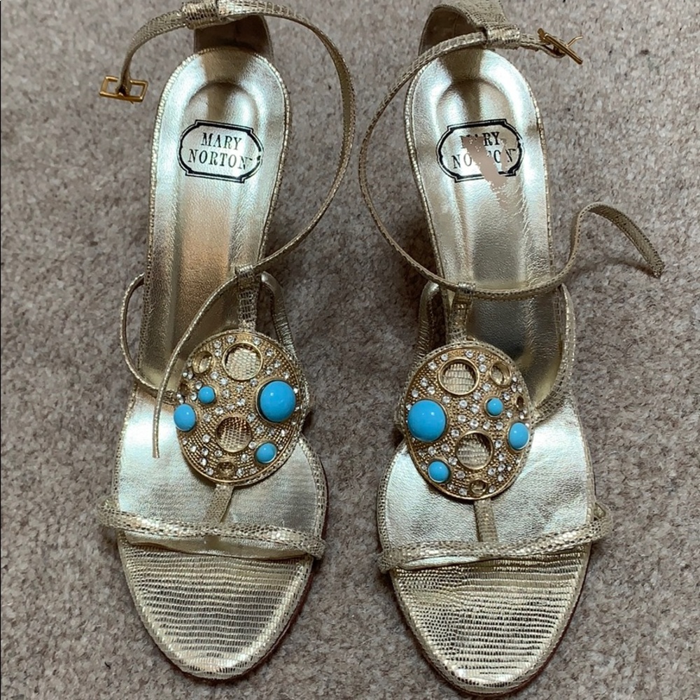 Open toed high heeled Sandals
